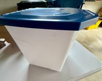 Small plastic pet food container.   $5