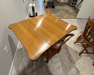 Vintage Butler Drip Leaf Tea Bar/Serving Cart/Trolley in excellent condition.   $150