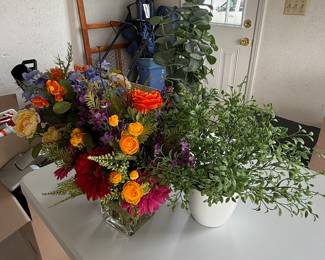 Lot of flower artificial flower arrangements $15 for all.  