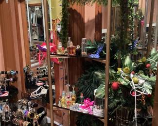 Display shelf