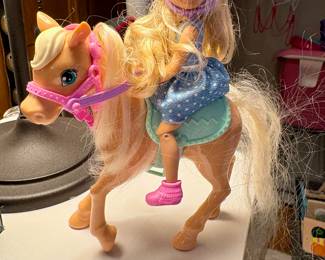 Barbie Club Chelsea Doll & Horse Pony Toy Figures & Accessories