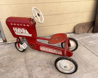 Vtg Garton Ball Bearing Powerama Pedal Tractor!
