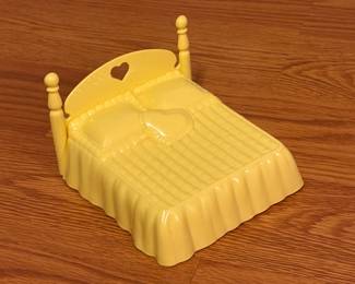 Vtg. My Little Pony Home Sweet Home Stable Yellow Bed