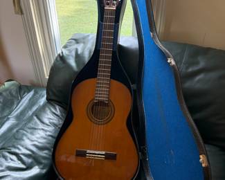 Yamaha guitar