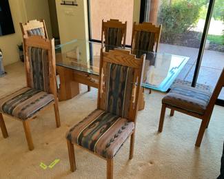 Table with 6 chairs