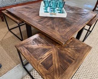 Game Table with 4 Stools