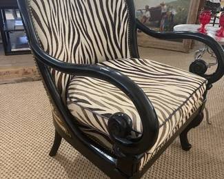 Chair (close)