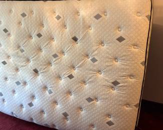 Mattress  (very Clean) - Fits Ease Adjustable Base 