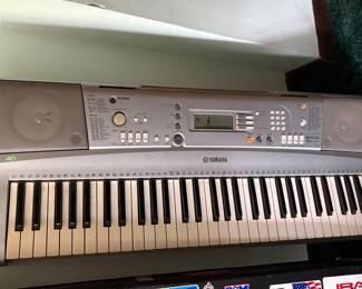 Yamaha Keyboard 