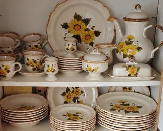 Mikasa Sunnyside set - there is also a large platter