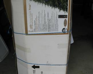 7.5' Lighted Christmas Tree