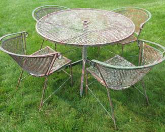 Rod Iron Yard Set