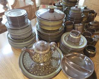 Large set of Franciscan - Madeira pattern