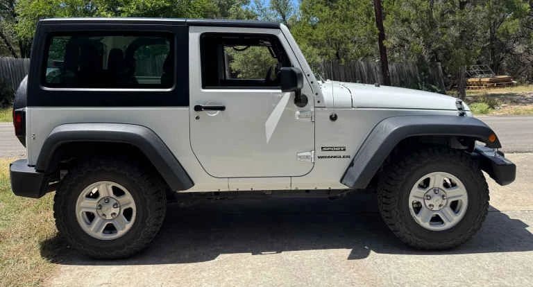 01 Jeep Wrangler Sport 2014... This One is in Great Shape... Dont Miss This Opportunity