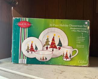 Christmas Dishware Set