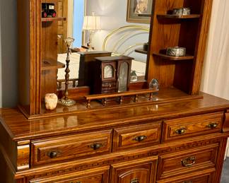 Vintage 10 Drawer Dresser and Mirror. Top Condition