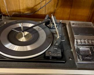 Vintage Fisher 50 Stereo AM FM Tuner/Turn Table/Cassette Deck. WORKING!