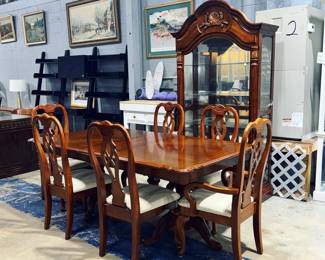 Dining Table & Chairs and Curio Cabinet Orlando Estate Auction