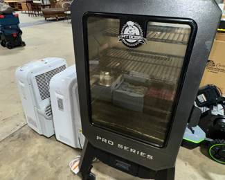 PitBoss Smoker and Portable AC Units Orlando Estate Auction