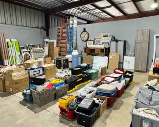 Box Lots of misc household items, Home Decor and Collectibles Orlando Estate Auction