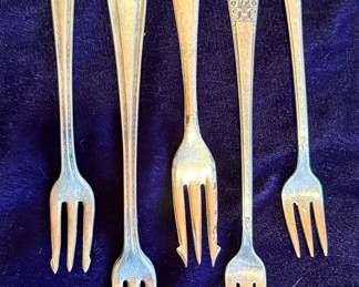 Rogers & DeLuxe Plate Flatware