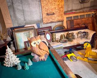 Ceramic Christmas Trees, Ceramic Decor, Brass Items, Paintings & Prints, Vintage Toys, Pool Table