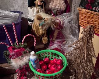 Christmas & Seasonal Decor