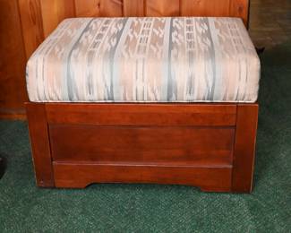 Ottoman w/Storage
