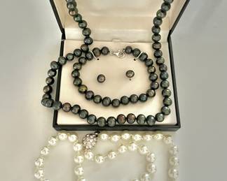 Sterling Pearl Necklace, Bracelet, Earrings set. Pearl Necklace 
