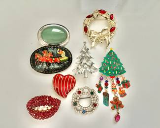 Vintage Pins or Brooches of all kinds 