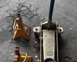 KSG032 - AC Delco Garage Jack And Adjustable Stands