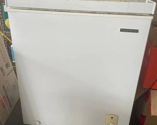 KSG055 - Thomson Chest Freezer