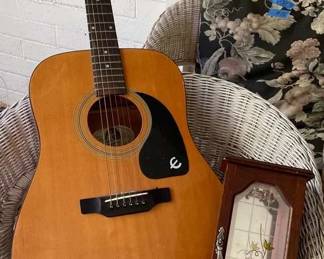 KSG077 - Epiphone Acoustic Guitar & Jewelry Case