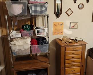 Standing Jewelry Box