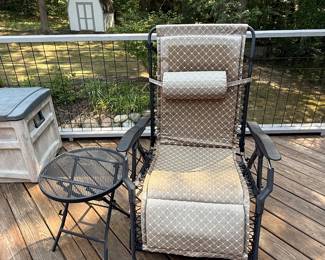 Outdoor lounge chair