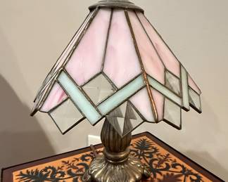 Stained glass table lamp