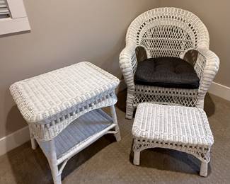 White wicker set