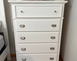 White  modern chest of drawers 