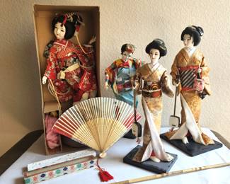  Lot of 4 Vintage Japanese Geisha Dolls w/ Music Box, Fan & Opium Pipe – Made in Japan
