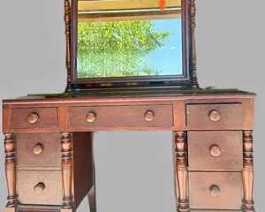 Antique Wooden Vanity with Mirror – Turned Legs & 7 Drawers (c. 1920s–40s)