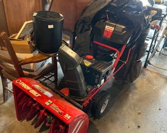 Troy-bilt snowblower. like new condition