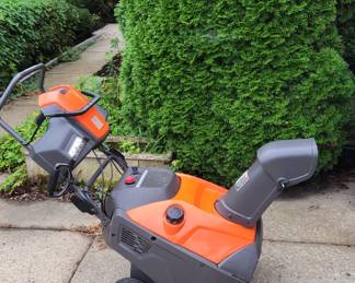 Husqvarna snow blower