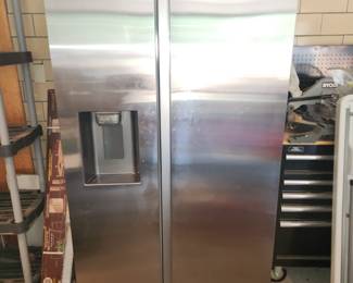 Samsung side by side refrigerator with water & ice