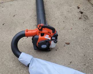 Husqvarna gas blower