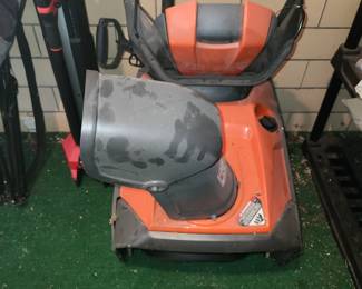 Husqvarna Snowblower St121E