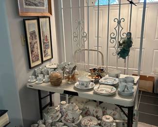 Living Room - Assorted dish sets