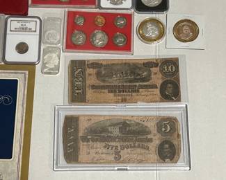 Collectible coins 