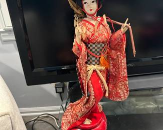 Vintage Japanese Geisha Figure