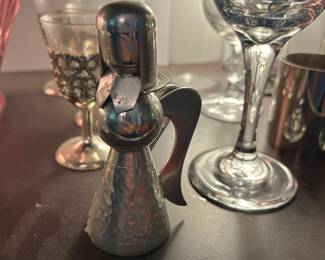 Angel figure