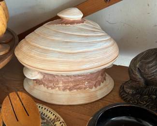 Sea shell dish